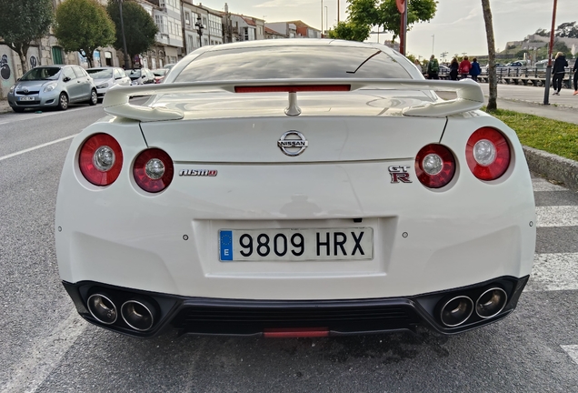 Nissan GT-R 2012