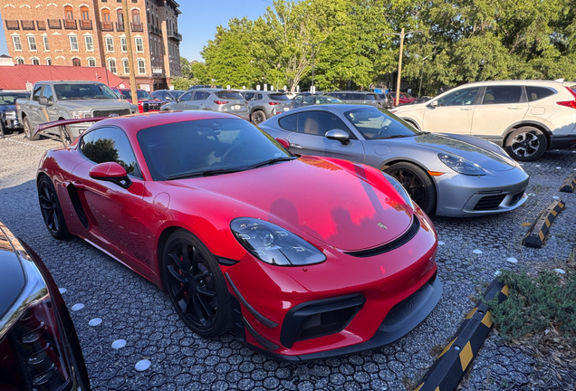 Porsche 718 Cayman GT4