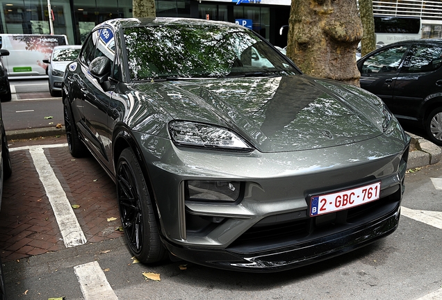 Porsche Macan EV Turbo