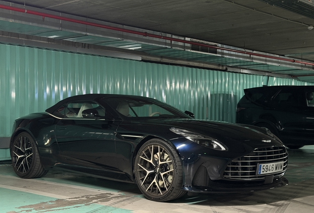 Aston Martin DB12 Volante