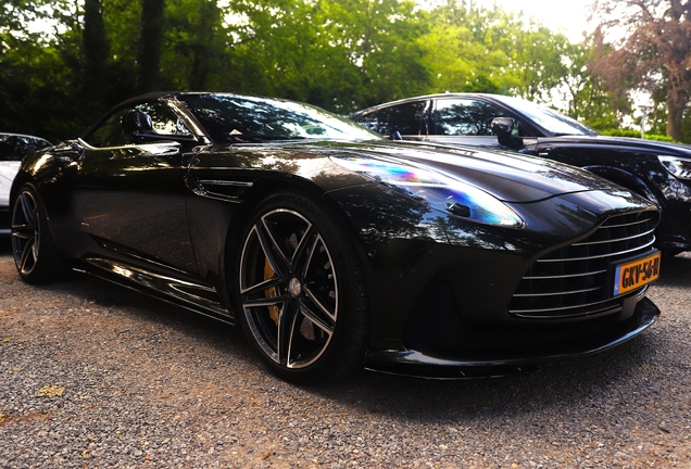 Aston Martin DB12 Volante