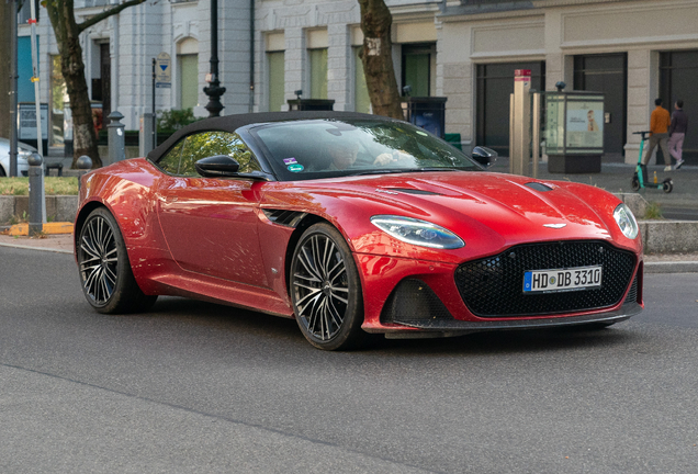 Aston Martin DBS Superleggera Volante