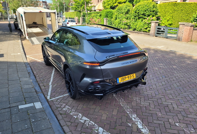 Aston Martin DBX707