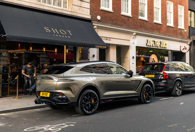 Aston Martin DBX707
