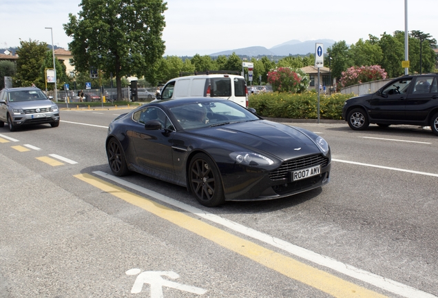 Aston Martin V8 Vantage 2012