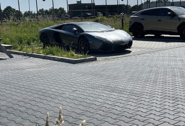 Lamborghini Aventador LP700-4 Roadster