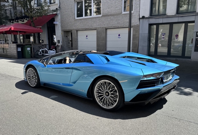 Lamborghini Aventador S LP740-4 Roadster