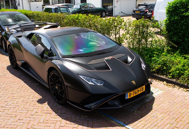 Lamborghini Huracán LP640-2 STO