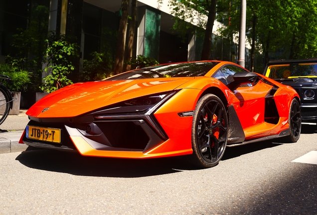 Lamborghini Revuelto