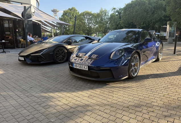 Lamborghini Revuelto