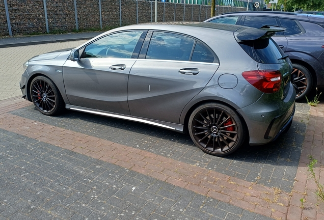 Mercedes-AMG A 45 W176 2015