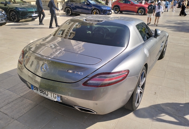 Mercedes-Benz SLS AMG