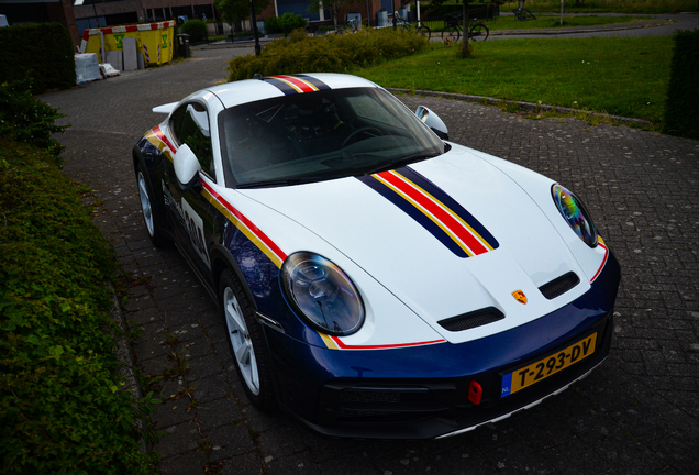 Porsche 992 Dakar