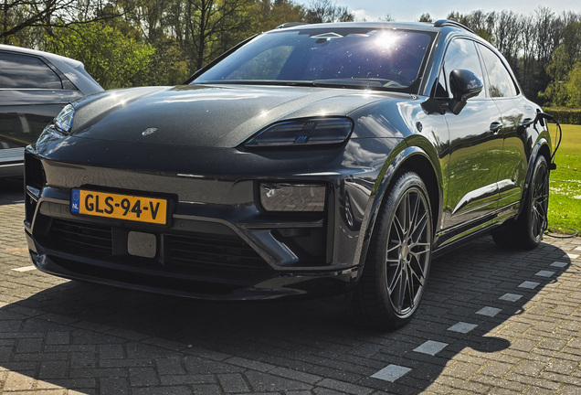 Porsche Macan EV Turbo