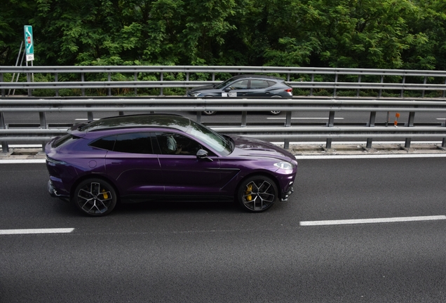 Aston Martin DBX707