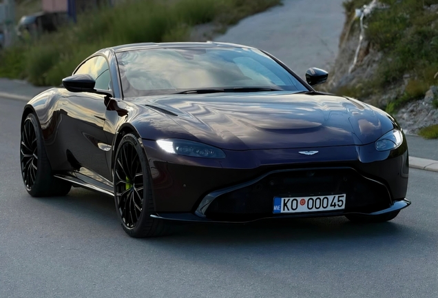 Aston Martin V8 Vantage 2018