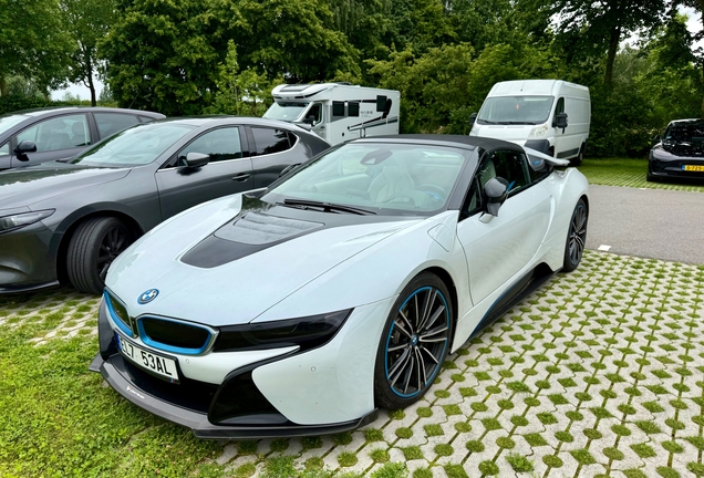 BMW i8 Roadster
