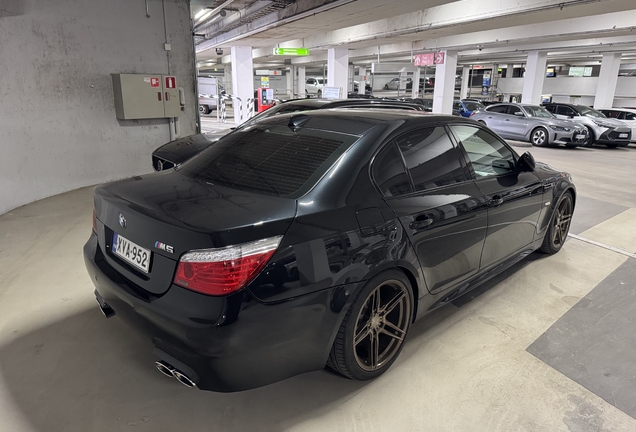 BMW M5 E60 2005