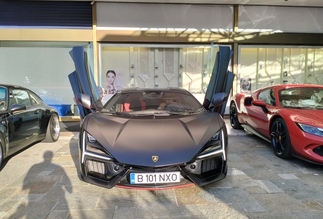 Lamborghini Revuelto