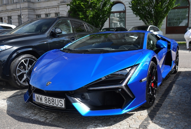 Lamborghini Revuelto