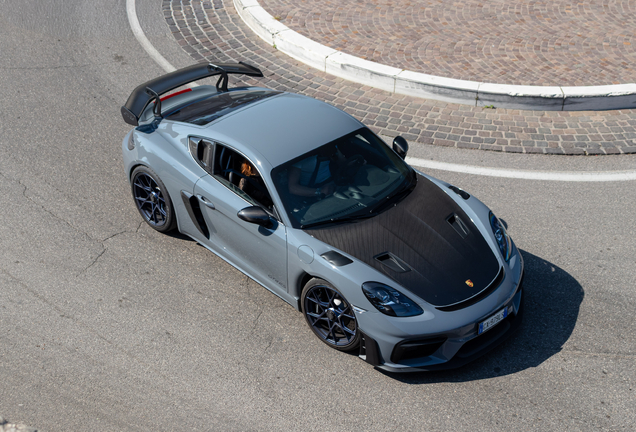 Porsche 718 Cayman GT4 RS Weissach Package