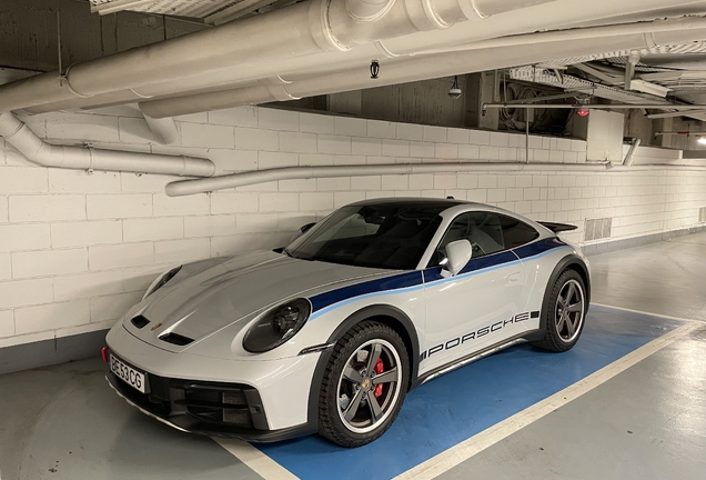 Porsche 992 Dakar