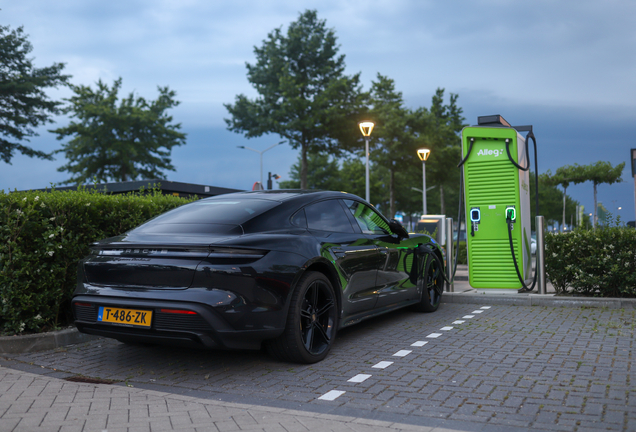 Porsche Taycan Turbo S MkI