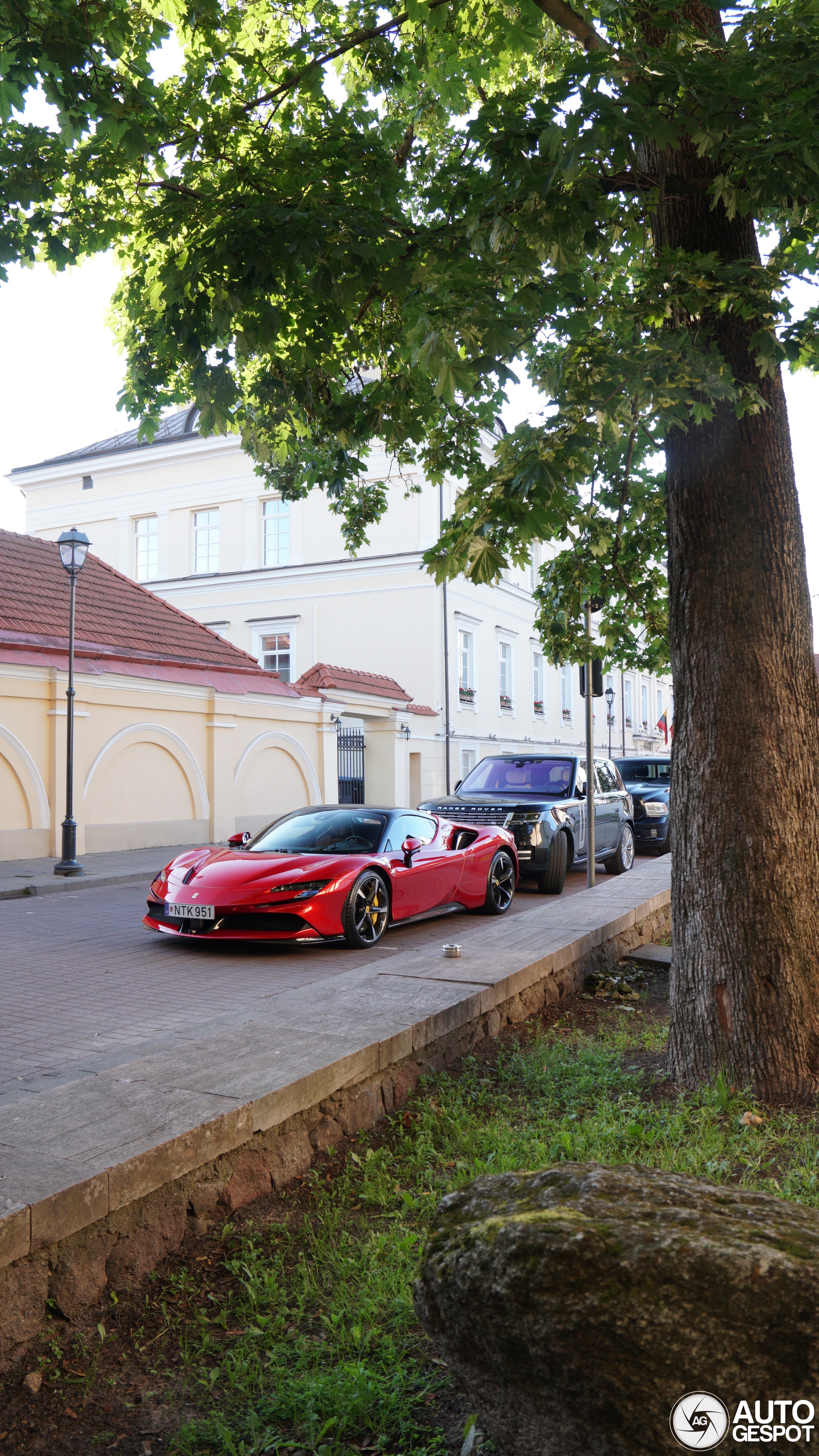 Ferrari SF90 Spider
