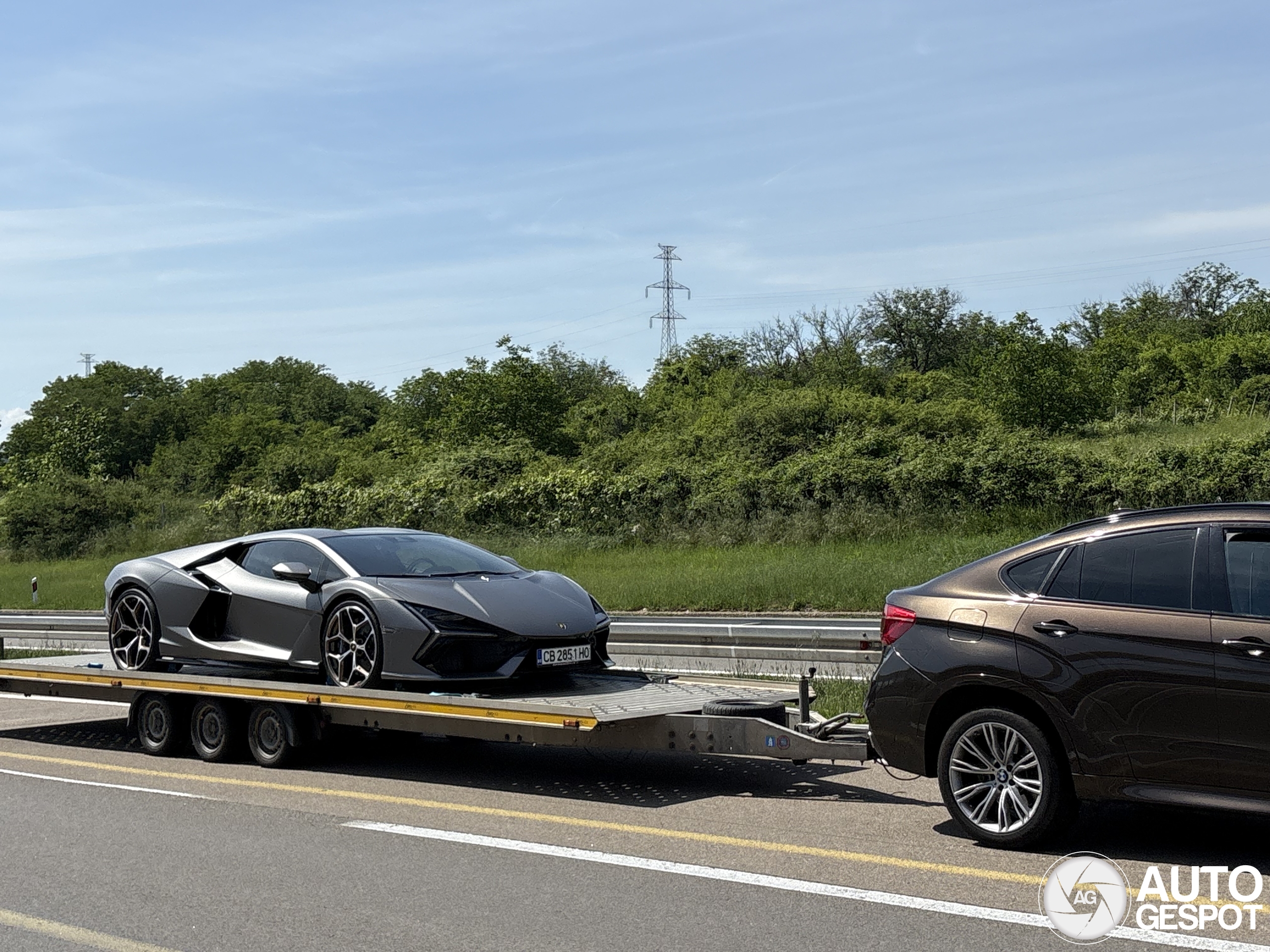 Lamborghini Revuelto