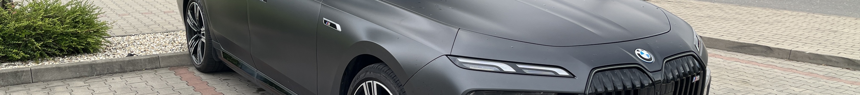 BMW M760e xDrive