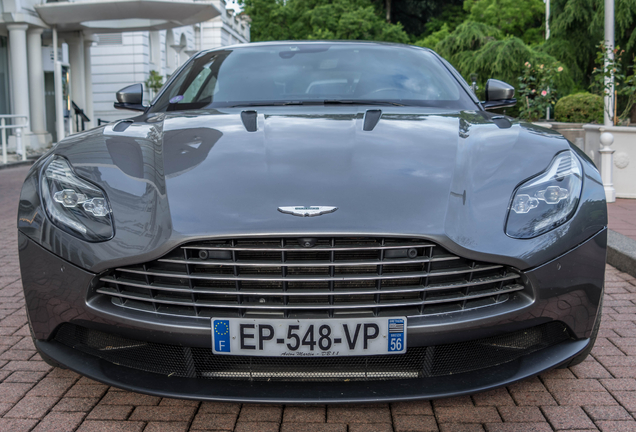 Aston Martin DB11