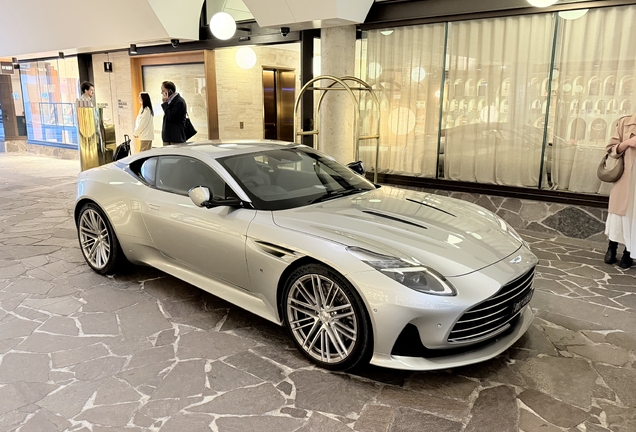 Aston Martin DB12