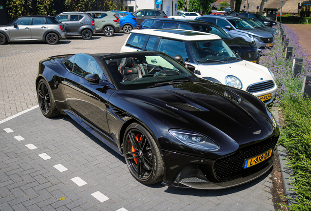 Aston Martin DBS Superleggera Volante