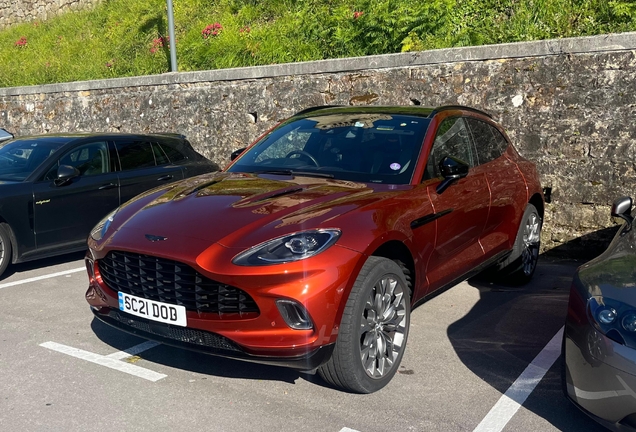 Aston Martin DBX