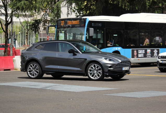Aston Martin DBX707