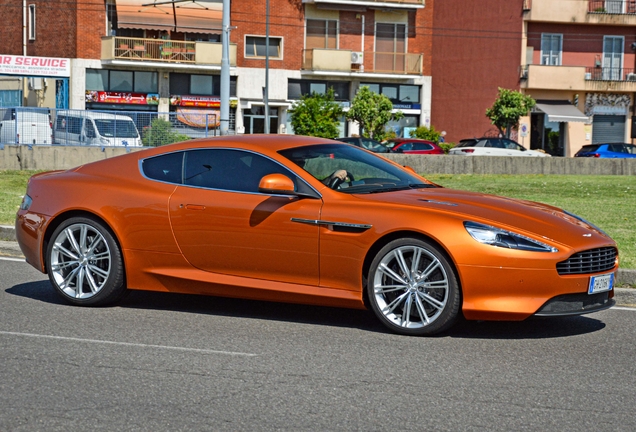 Aston Martin Virage 2011