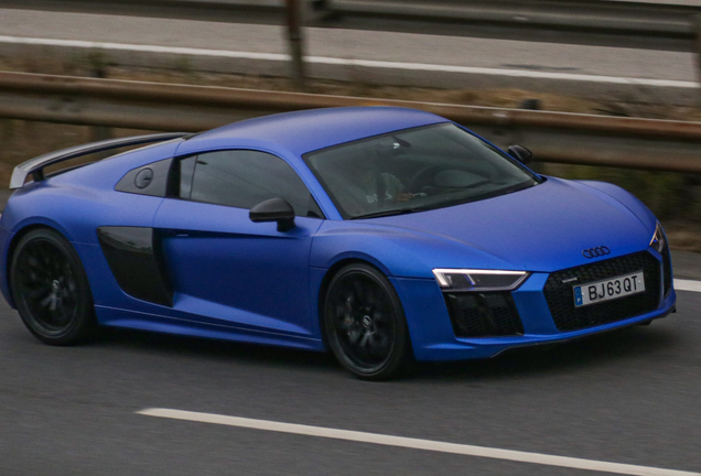 Audi R8 V10 Plus 2015