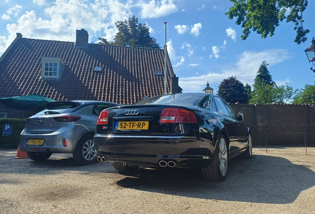 Audi S8 D3