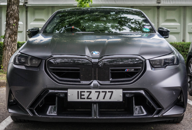BMW M5 G90