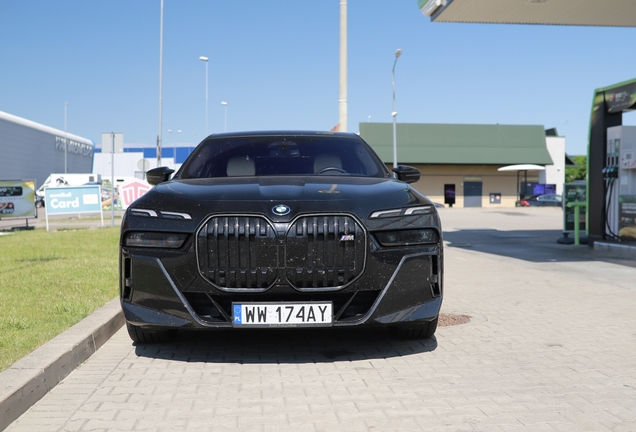 BMW M760e xDrive
