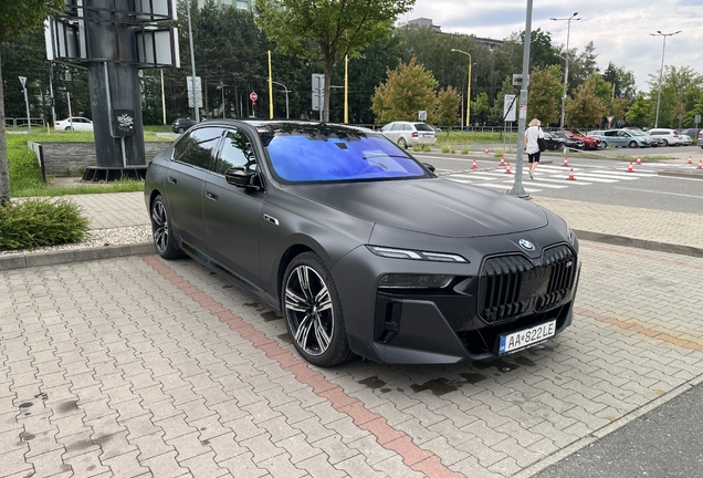 BMW M760e xDrive