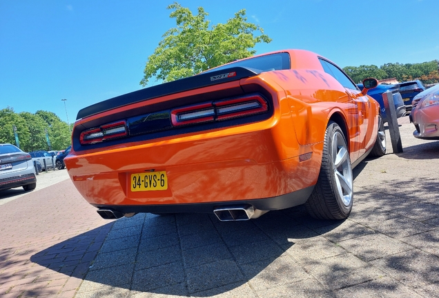 Dodge Challenger SRT-8