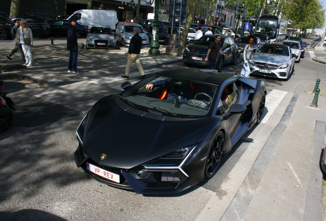 Lamborghini Revuelto