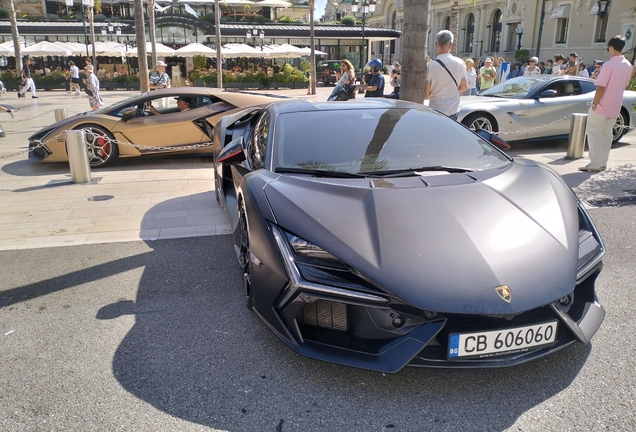 Lamborghini Revuelto