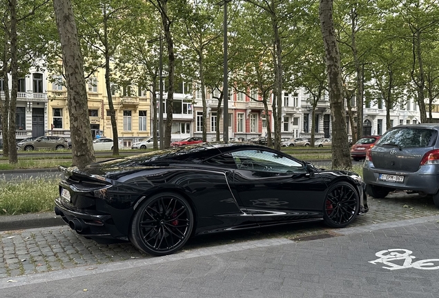 McLaren GT