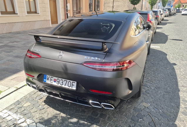 Mercedes-AMG GT 63 S X290
