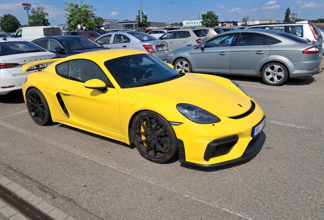 Porsche 718 Cayman GT4