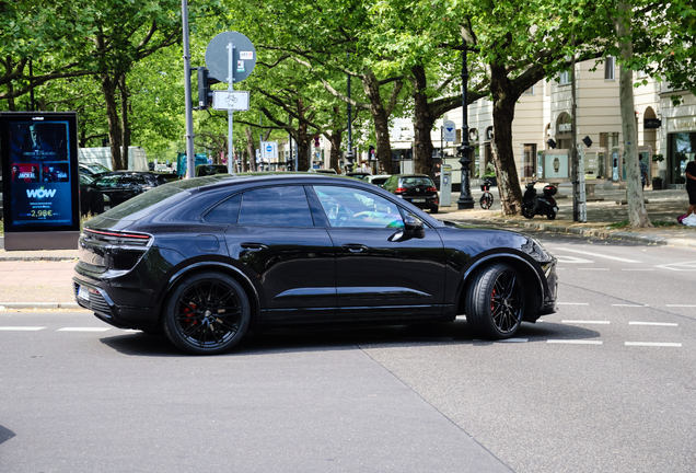 Porsche Macan EV Turbo