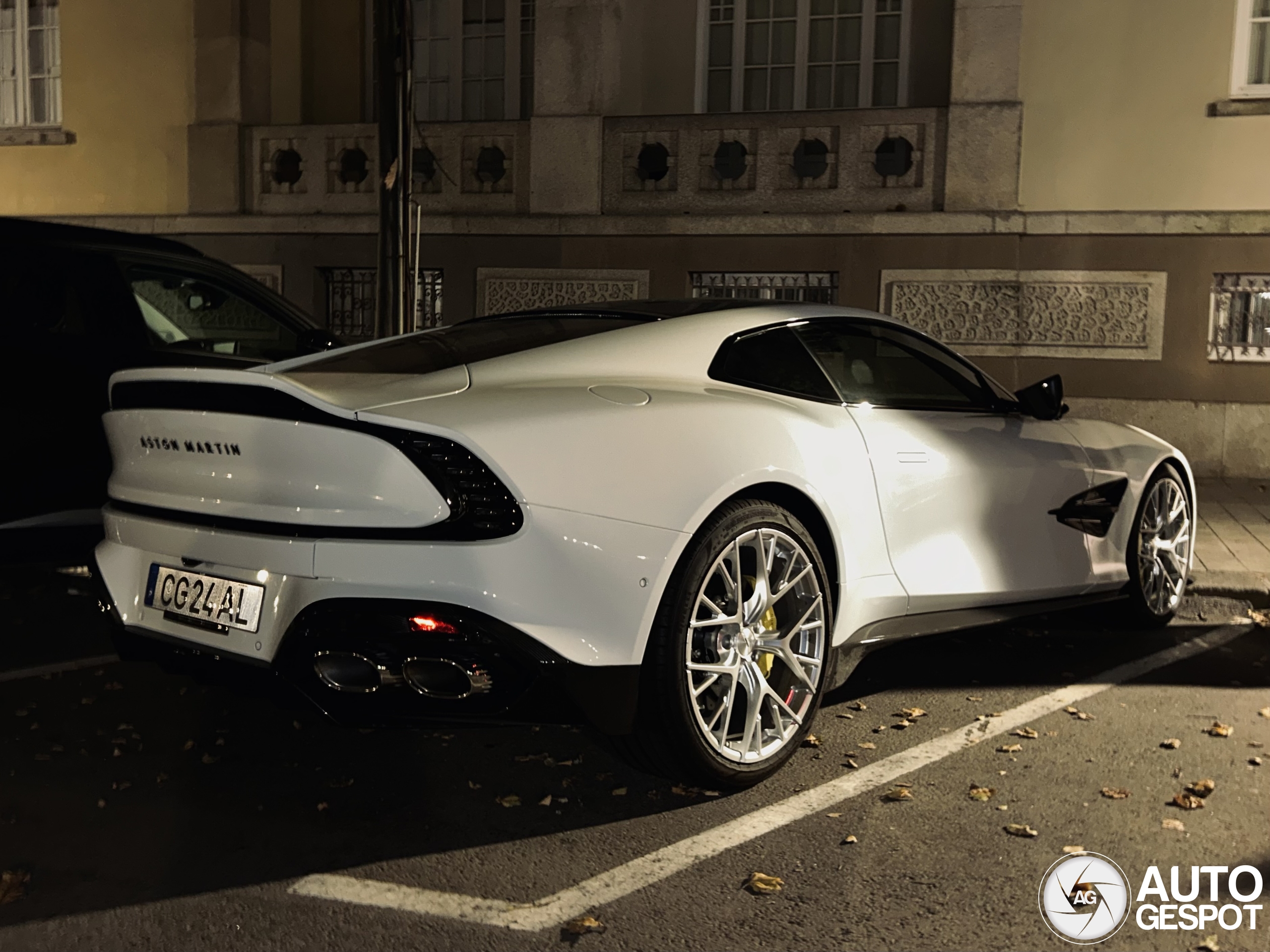 Aston Martin Vanquish 2025