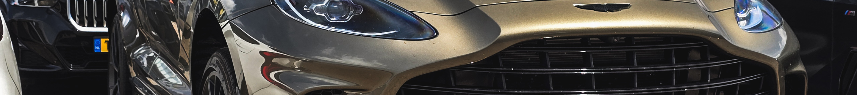 Aston Martin DBX707